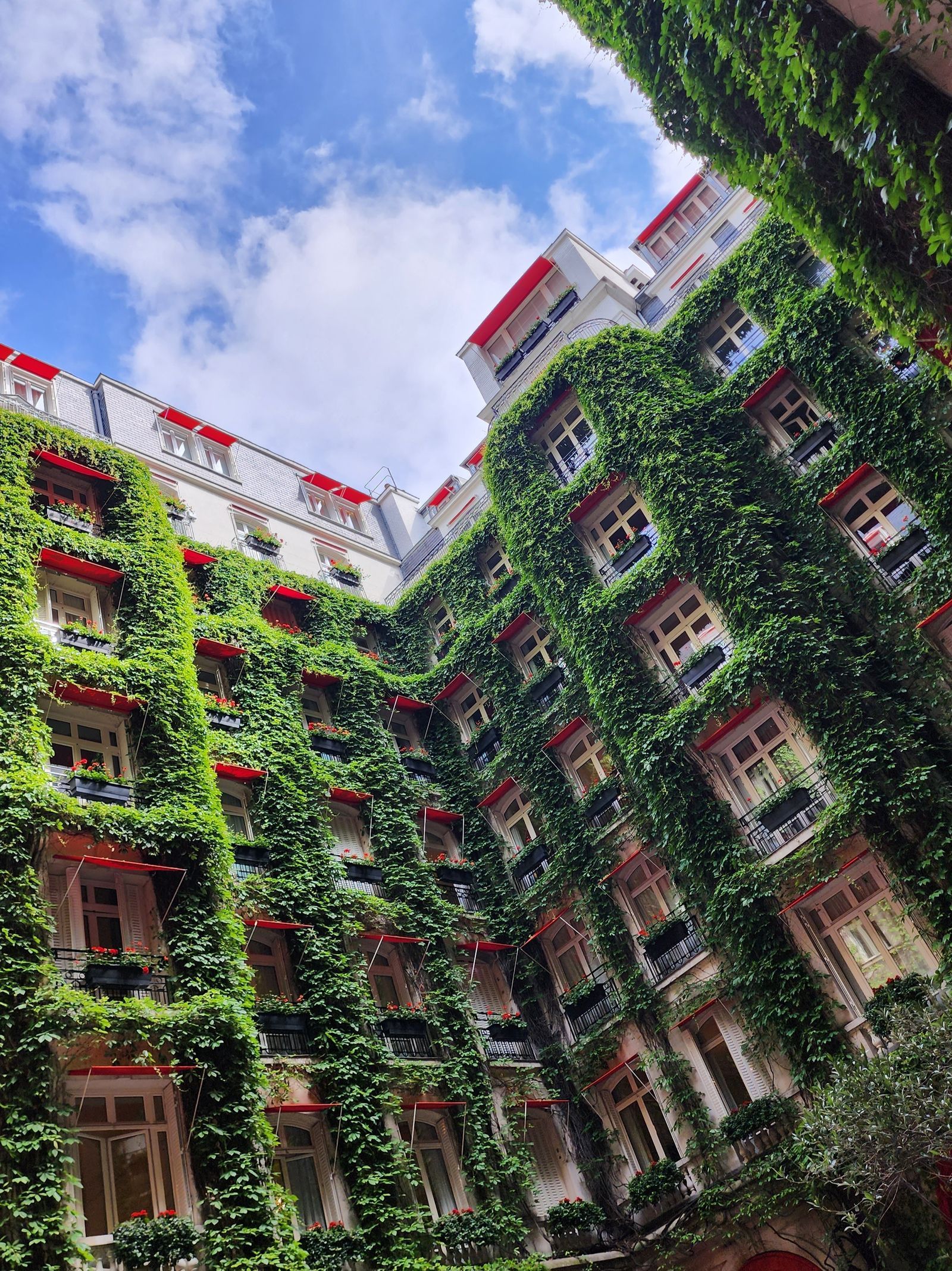 A Locals Weekend in Paris Guide The Best Things To Do in 48 Hours in the French Capital Cour Jardin at Hotel Plaza Athne.