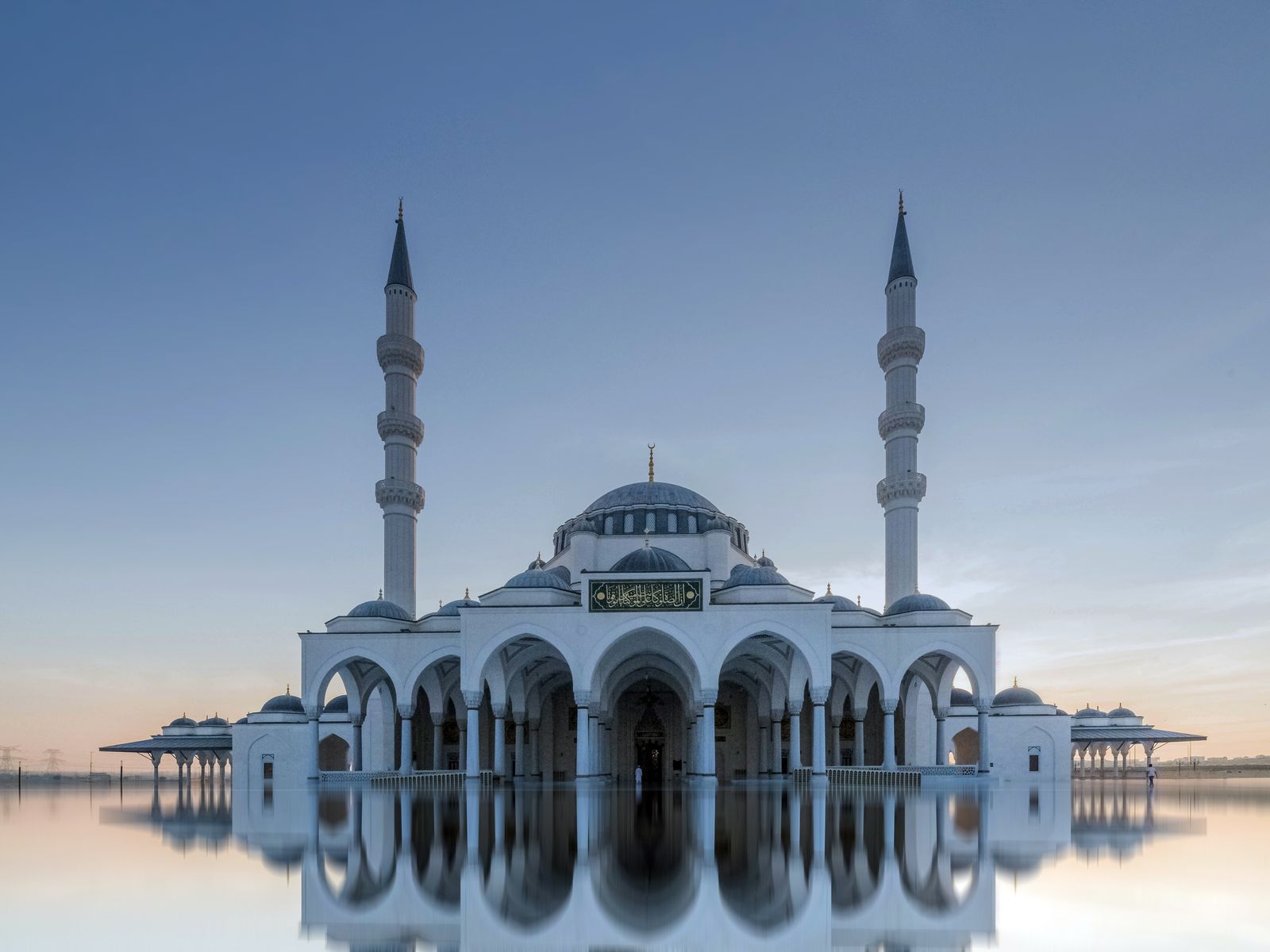 4 Most Beautiful Sharjah Mosques and Their Architectural Secrets
