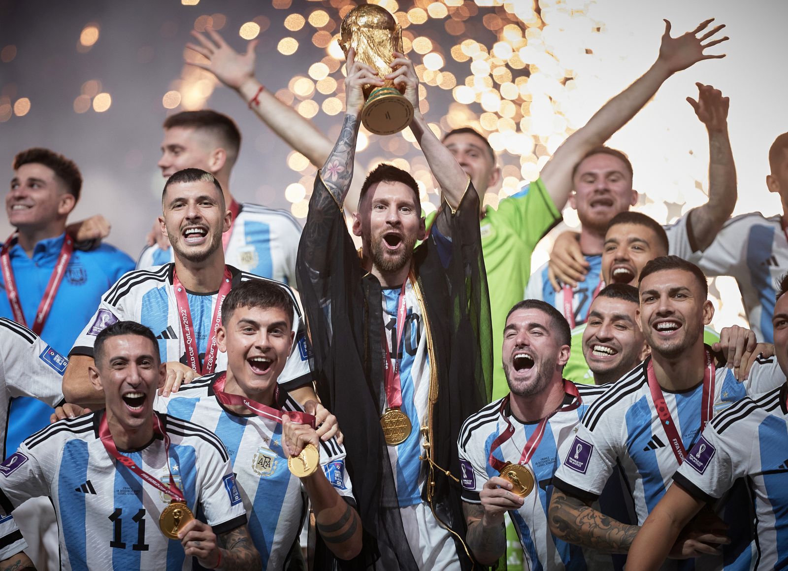 Image may contain Paulo Dybala Lionel Messi Rodrigo De Paul Guido Rodríguez Muris Mešanović Celebrating and Person