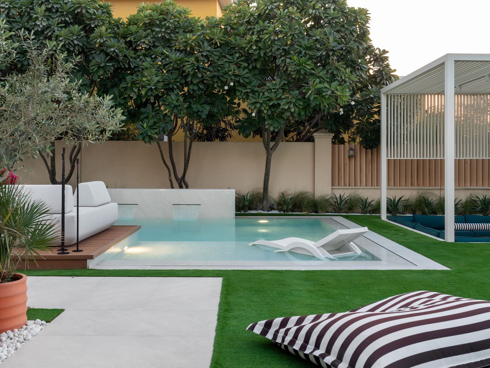 Cleaning Outdoor Furniture: The Best Tips and Tricks for Proper Care