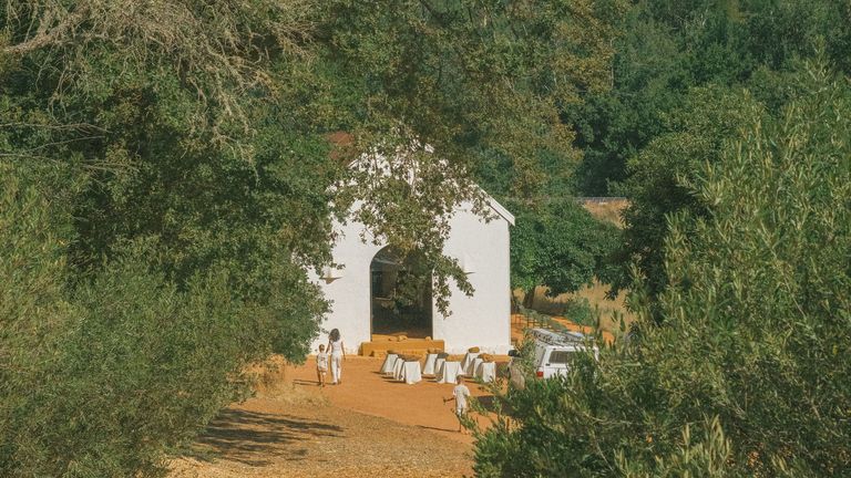 Near Cape Town, Krujid, a New South African Retreat Rises Naturally From the Terrain